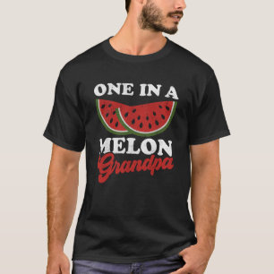メロンのおじいちゃんスイカの夏レトロに1つ Tシャツ