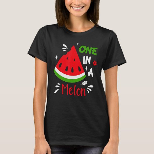 メロンのスイカに女性の一人こんにちは夏の雰囲気 Tシャツ (正面)