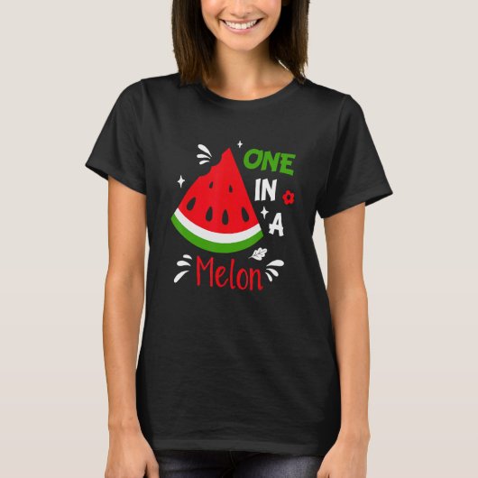 メロンのスイカに女性の一人こんにちは夏の雰囲気 Tシャツ (正面)