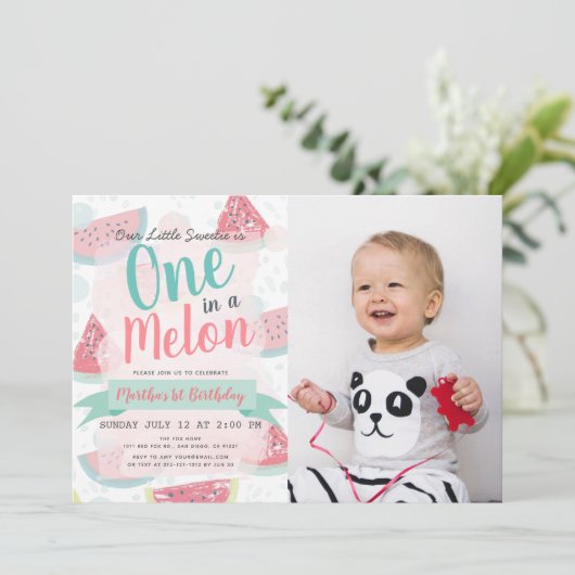 メロンのスイカの女の子で1つ写真1歳の誕生日 招待状 (スタンド正面)