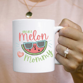 メロンのママのマグカップに入った1つ コーヒーマグカップ