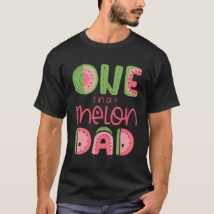 メロンパパかわいいスイカの最初のバレで1つ Tシャツ