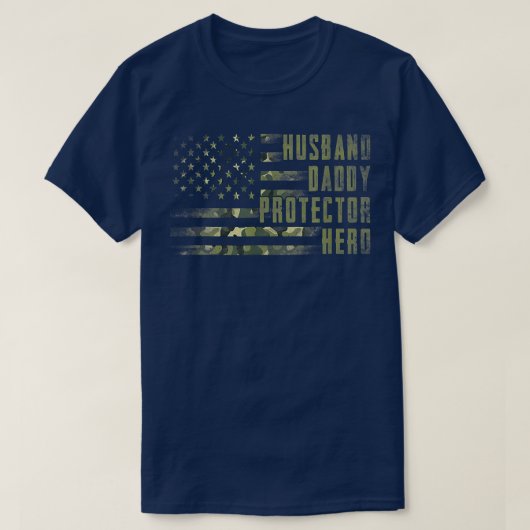 メンス夫ダディープロテクターヒーロー米国国旗の父親 Tシャツ (デザイン正面)