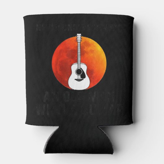 メンス決してギターを持つ老人を過小評価しない 缶クーラー (裏面)