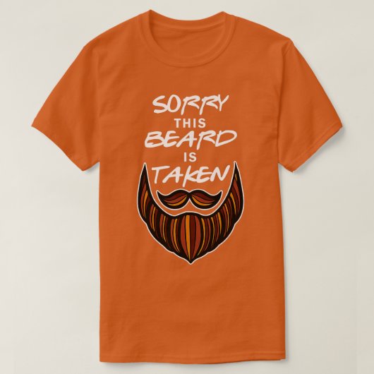 メンズおもしろいヒゲのカップルは彼の髭が赤くなるのを残念に Tシャツ (デザイン正面)