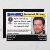 メンズおもしろい誕生日容疑者が情報を探している 招待状 (正面/裏面)