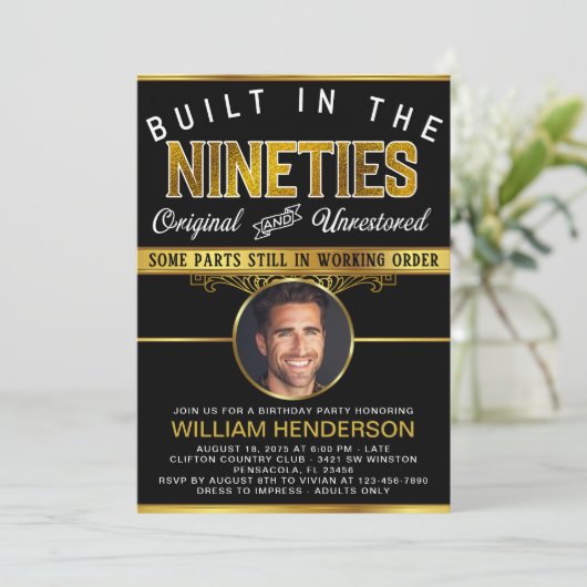 メンズおもしろい誕生日90年代に構築 招待状 (スタンド正面)