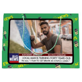 メンズおもしろい40th誕生日テレビニュース50th 60th ラージペーパーバッグ (正面)