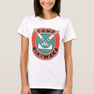 メンズのためのキャンプの火のkikiwakaのbackgroudは女性cをからかいます tシャツ