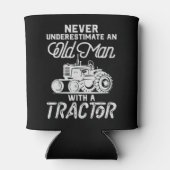 メンズはトラクターを持つ老人を過小評価しない 缶クーラー (裏面)