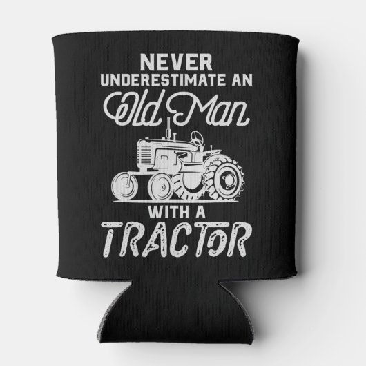 メンズはトラクターを持つ老人を過小評価しない 缶クーラー (裏面)