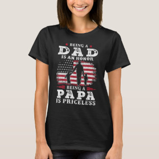 メンズはパパは名誉であるパパは高価である Tシャツ