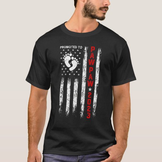 メンズはポーポー2023年米国国旗父のDaに昇格 Tシャツ (正面)