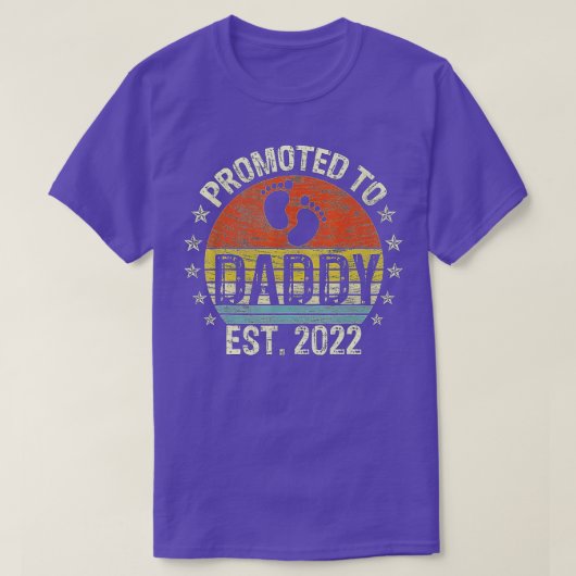 メンズは初めて父親にダディーエスト2022に昇進 Tシャツ (デザイン正面)