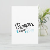 メンズを期待する妊娠の母性があるおもしろいなパパ 案内状 (スタンド正面)