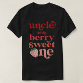 メンズアンクルオブザベリースイートワンストロベリーファースト Tシャツ (デザイン正面)