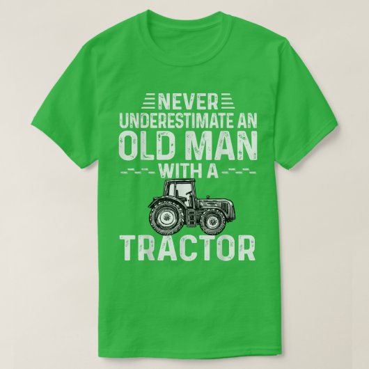 メンズカッコいい農家決して老人Wiを過小評価しない Tシャツ (デザイン正面)