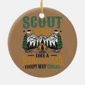 メンズスカウトパパは普通のパパのように方法を除く セラミックオーナメント (裏面)