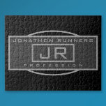 メンズスポーティジオメトリックダークグレー&ブラック ジグソーパズル<br><div class="desc">スポーティモノグラムのなデザイン。</div>