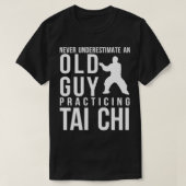 メンズタイジチュアン武術アーツ中国のシャドウボクシン Tシャツ (デザイン正面)