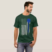 メンズダーツアメリカ国旗の愛国的ダーツプレイヤー Tシャツ (正面フル)