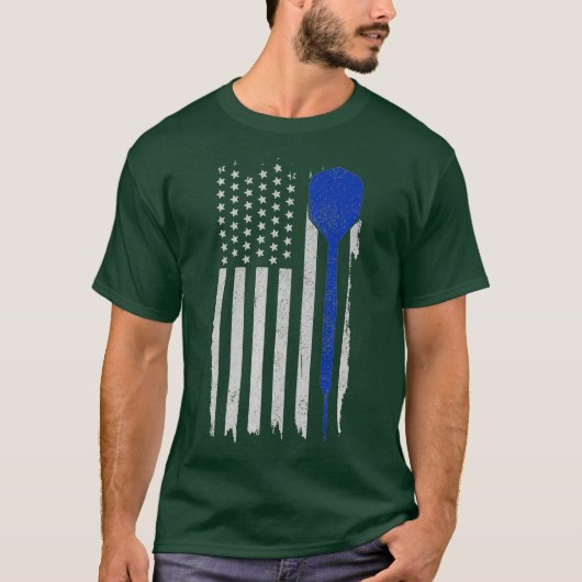 メンズダーツアメリカ国旗の愛国的ダーツプレイヤー Tシャツ (正面)