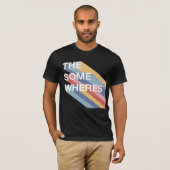 メンズツアーティー – ダークシャツのライト文字 Tシャツ (正面フル)