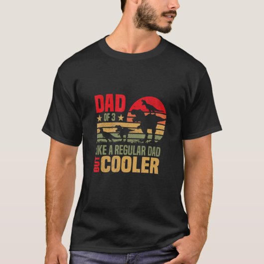 メンズティラノサウルスレックス恐竜パパの3つの子供の怒り Tシャツ (正面)