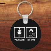 メンズナースおもしろいギフト夫あなたの妻N キーホルダー (正面)