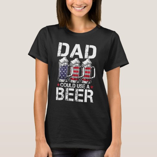 メンズパパは7月4日のビールアメリカ国旗を使えるかもしれない Tシャツ (正面)