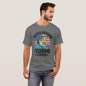 メンズファーザー魚釣りレジェンドアメリカ国旗D Tシャツ (正面フル)