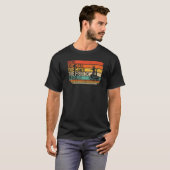 メンズヴィンテージパパザマン神話魚釣り伝説パパF Tシャツ (正面フル)