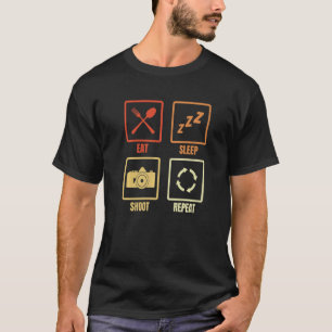 メンズ日課の写真撮影者カメラ Tシャツ
