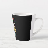 メンズ最高のドパパなし |より長い日の贈り物 カフェラテマグ (右)