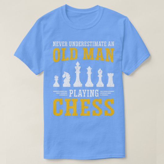 メンズ決して老人ボードゲームGaを過小評価しない Tシャツ (デザイン正面)