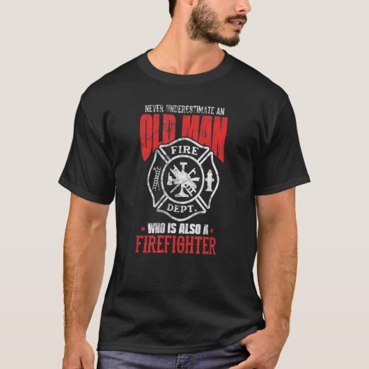 メンズ消防士は決してノールを過小評価しない Tシャツ (正面)