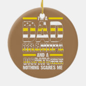 メンズ私おじいちゃんとパパ係おじいちゃん セラミックオーナメント (裏面)