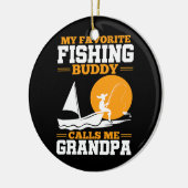 メンズ私のお気に入りの魚釣りバディは私のおじいちゃんを呼ぶ セラミックオーナメント (左)