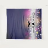 メンズ誕生日フォトバックドロップString Lightsネイビー タペストリー (正面(横))