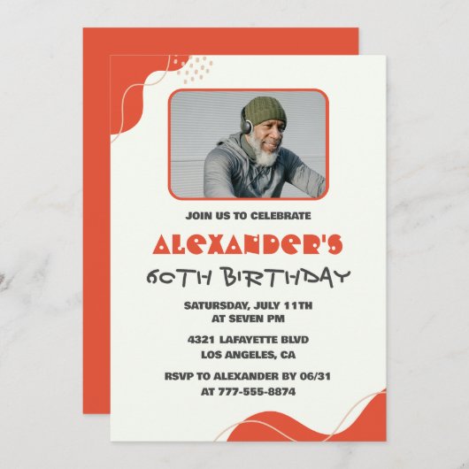 メンズ60歳の誕生日招待状モダンフォトレッド 招待状 (正面/裏面)