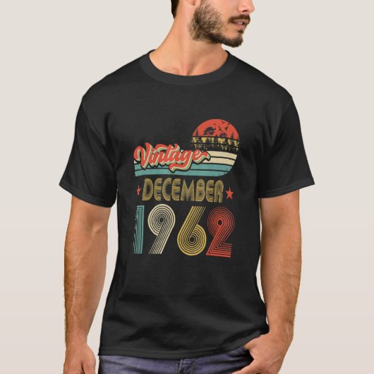 メンズ60誕生日60歳ヴィンテージ12月1日 Tシャツ (正面)
