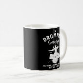 メンズ・ドラマーのじいちゃんが普通のじいちゃんと似てるけどウェイ コーヒーマグカップ (正面右)