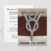 メンズ バースデー V8 クローム エンブレム カー テーマ 招待状 (正面/裏面)