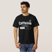 メンズ ベーシックTシャツ – “カフェイン読み込み中…” Tシャツ (正面フル)