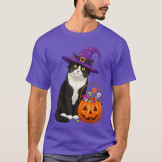 メンズ・レディース向けの魔女猫ハロウィンキャンディバスケット Tシャツ