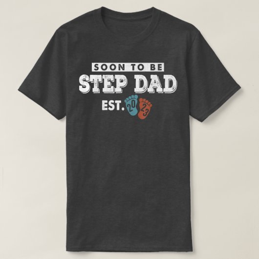メンズStepDad est 2023妊娠に昇格すぐにt Tシャツ (デザイン正面)
