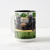 メンバーからはずされた子犬 ツートーンマグカップ (正面左)