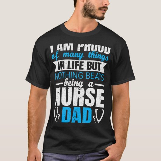 メン誇りを持ったナースパパことわざ Tシャツ (正面)