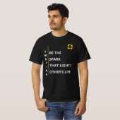 メン'ズTシャツ - インスパイア・バイブ Tシャツ (正面フル)