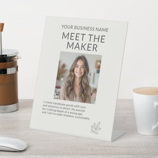 メーカーのミニマルな中小企業ニュートラルに会う 台座サイン (インサイチュ)